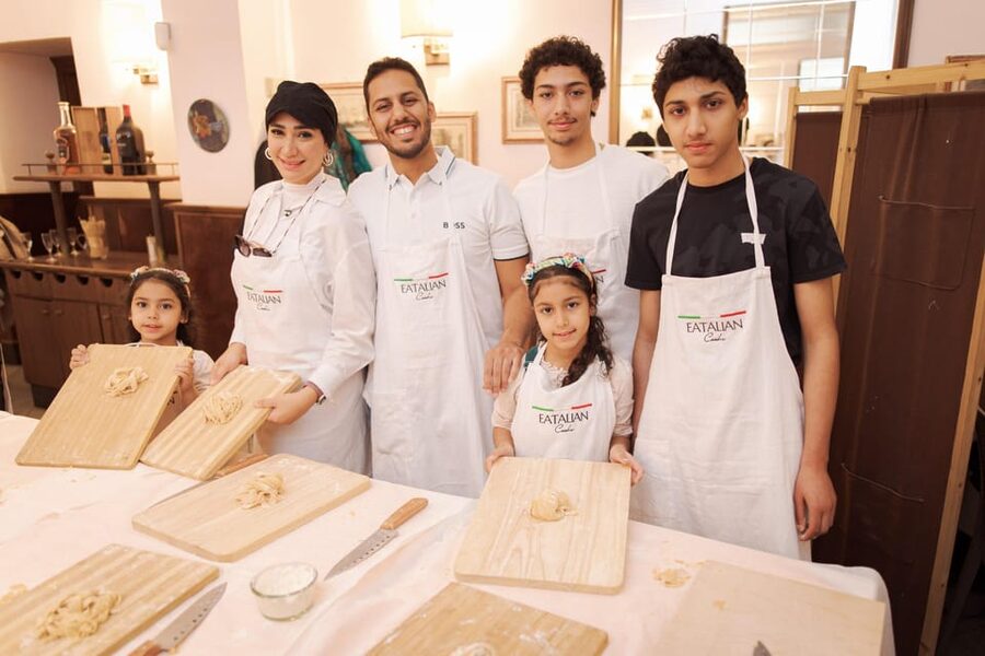 Rome: Pasta and Tiramisu Cooking Class in Piazza Navona - Why Piazza Navona Pasta and Tiramisu Works So Well in 2.5 Hours