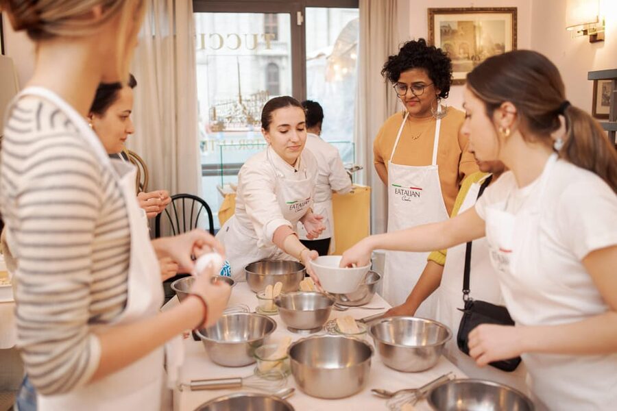 Rome: Pasta and Tiramisu Cooking Class in Piazza Navona - Meeting Inside Ristorante Tucci: Where the Class Starts and How It Feels