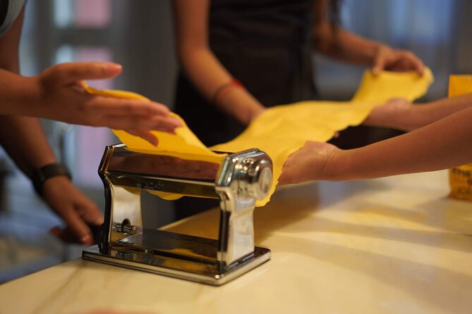 Rome Pasta Making Class with Italian Sauces and Wine Included - Dietary needs and the smart way to choose private vs standard
