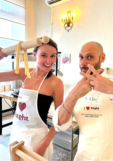 Rome: Pasta Making Class with Wine, Limoncello, and Dessert - Palazzo Grazioli and Via della Gatta, the easy start in central Rome