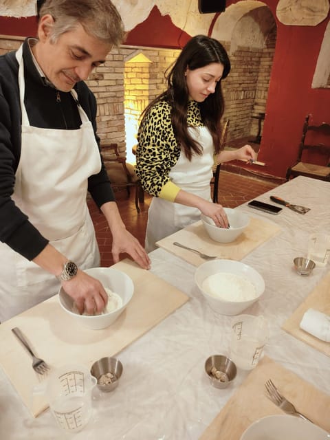 Rome: Pasta & Tiramisu Cooking Class near the Spanish Steps - The setting: air-conditioned comfort with old-world detail
