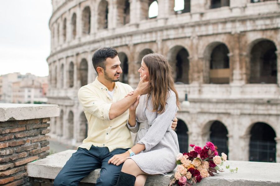 Rome: Personalized Photoshoot outside the Colosseum - Key things you will notice right away