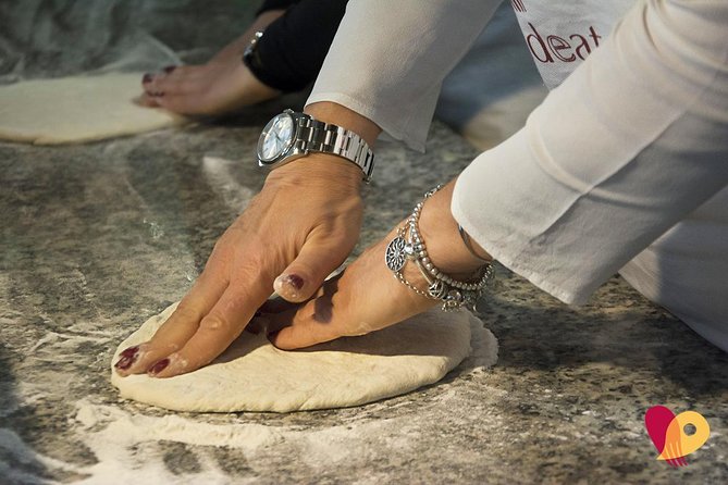 Rome: Pizza Making Class Small Group Experience - Finding the class: a practical Rome location near the Vatican