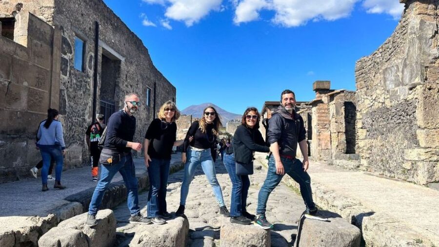 Rome: Pompeii Tour with Wine and Lunch by High Speed Train - Return to Rome: transfers back, then you are done