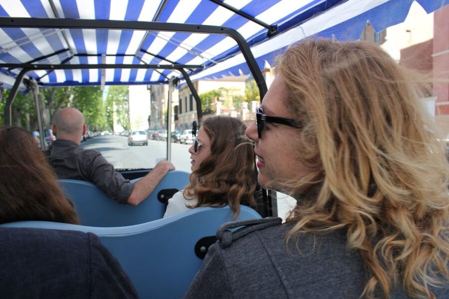 Rome: Private Guided City Highlights Tour by Golf Cart - Why a street-legal golf cart works so well in Rome