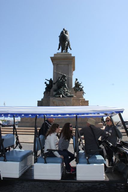 Rome: Private Guided City Highlights Tour by Golf Cart - Trevi Fountain and baroque squares at driving speed