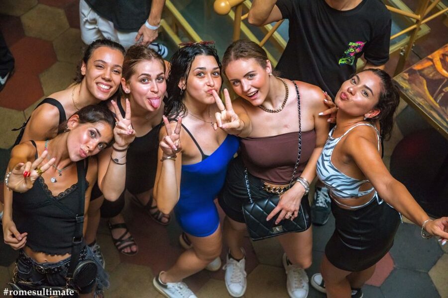 Rome: Pub Crawl and Ultimate Party with Open Bar and Pizza - What to Wear: Rules That Actually Affect Your Night
