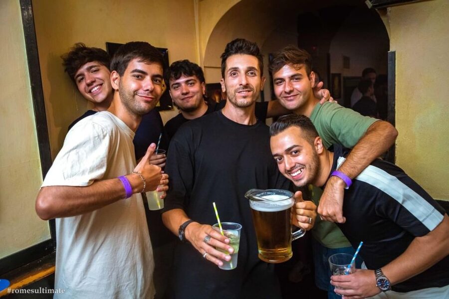 Rome: Pub Crawl and Ultimate Party with Open Bar and Pizza - A 5-Hour Rome Pub Crawl That Turns You Into Part of the Night