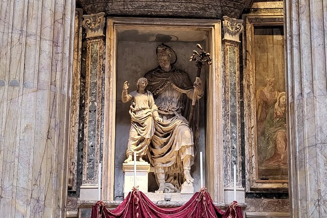 Rome's Iconic Ancient Temple: Pantheon Fast Track Entry Tickets - What you should plan to notice inside: dome, oculus light, tombs