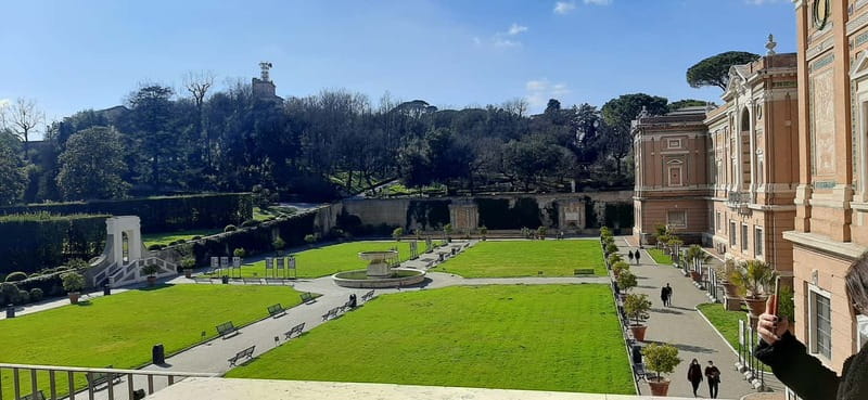 Rome: See Behind-The-Scenes In The Vatican - Key things that make this Vatican tour work
