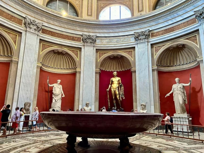Rome: Sistine Chapel, Vatican Museums and Basilica Tour - What the guide does for you in a place this big