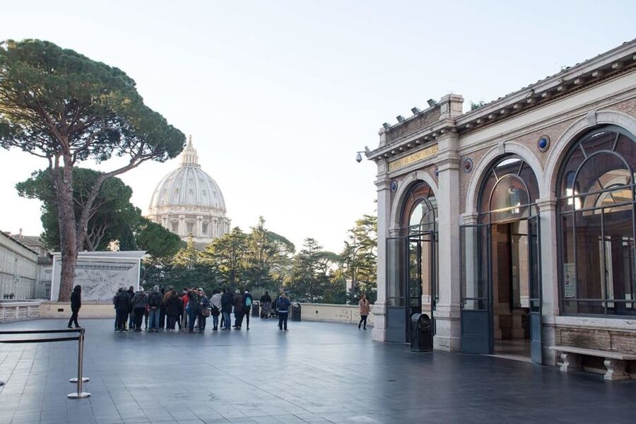 Rome: Skip the line Vatican Museums & Sistine Chapel Tour - A smart way to tackle the Vatican Museums route