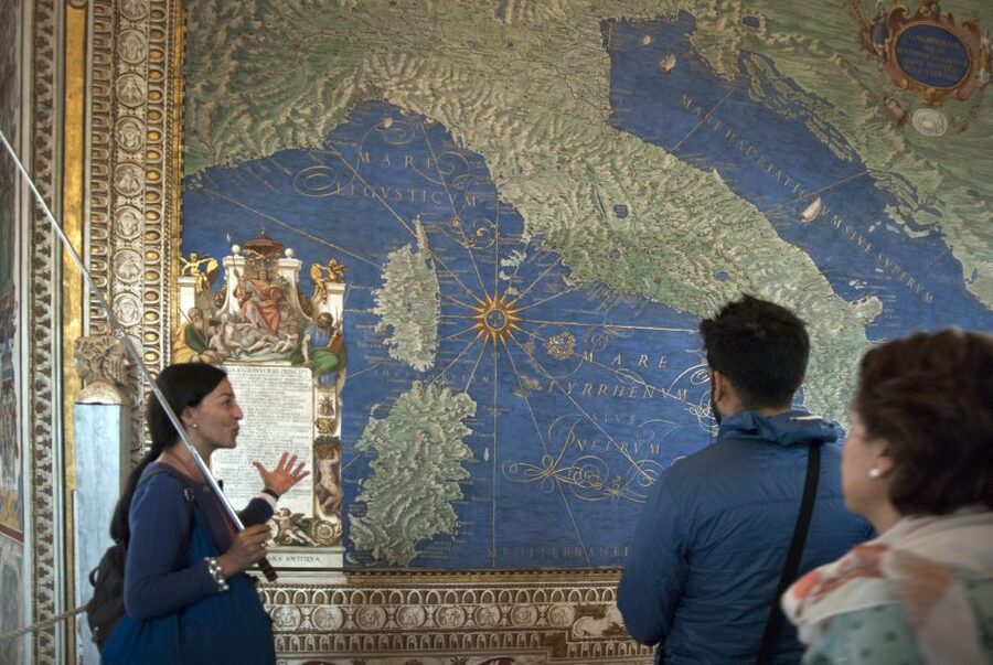 Rome: Skip the line Vatican Museums & Sistine Chapel Tour - Gallery of Maps and Gallery of Tapestries: art that teaches you to see