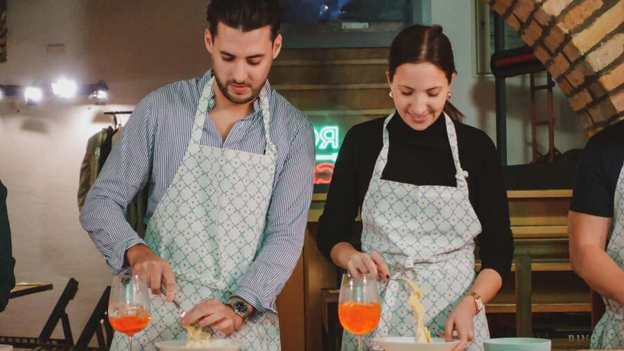 Rome: Spritz & Spaghetti Cooking Class - Carbonara or cacio e pepe: the sauce that makes or breaks the meal