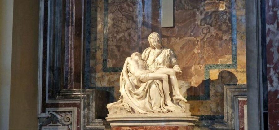 Rome: St. Peter's Basilica, La Pietà, Papal Tombs and Dome - Michelangelo’s Pietà: the stop that usually steals the show