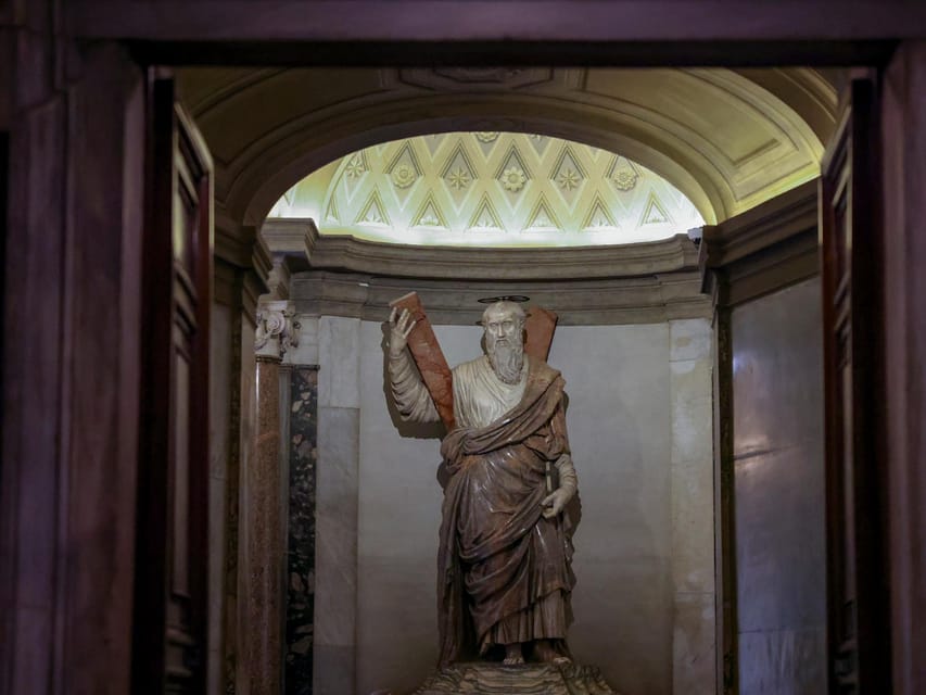 Rome: St. Peter's Basilica, La Pietà, Papal Tombs and Dome - Bernini’s Baldachin and the Basilica’s big visual language