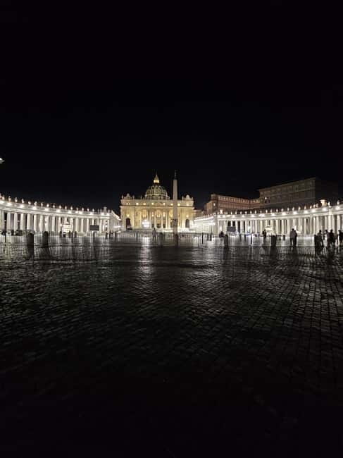 Rome: St. Peter's Basilica & Papal Tombs Tour with Dome - Bernini’s Baldachin and the Papal Altar: the symbolism that’s hard to spot alone
