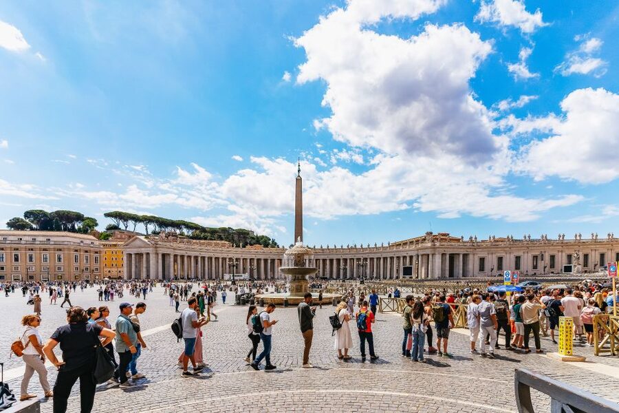 Rome: St. Peter's Basilica, Square and Grottoes Guided Tour - Who Should Book This St. Peter’s Basilica and Grottoes Tour?