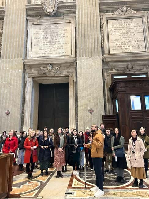 Rome: St. Peter’s Basilica Tour with Vatican Grottoes - What the guide experience really means (and why guides get top billing)