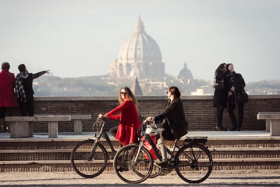 Rome: Top Highlights & Hidden Gems Tour by Cannondale E-Bike - Piazza Navona to Pantheon: mixing grand form with street-level atmosphere