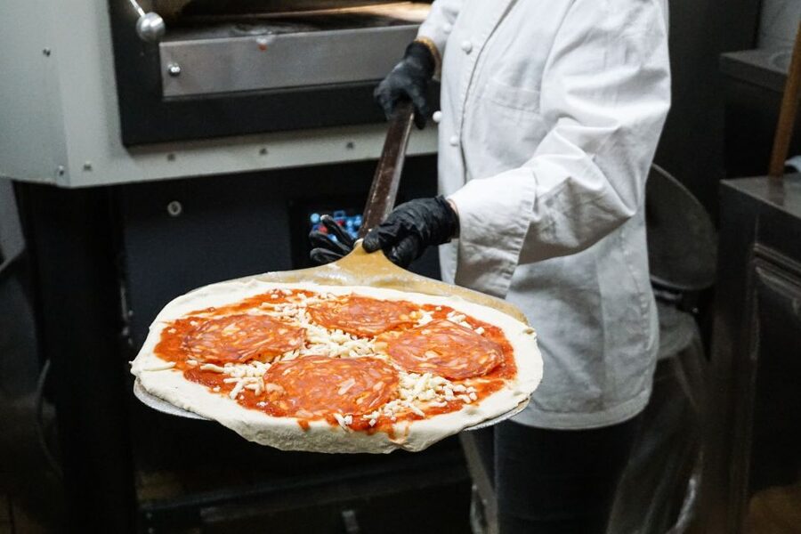 Rome: Traditional Pizza Cooking Class near Piazza Navona - Roman pizza and a real osteria meal near Piazza Navona