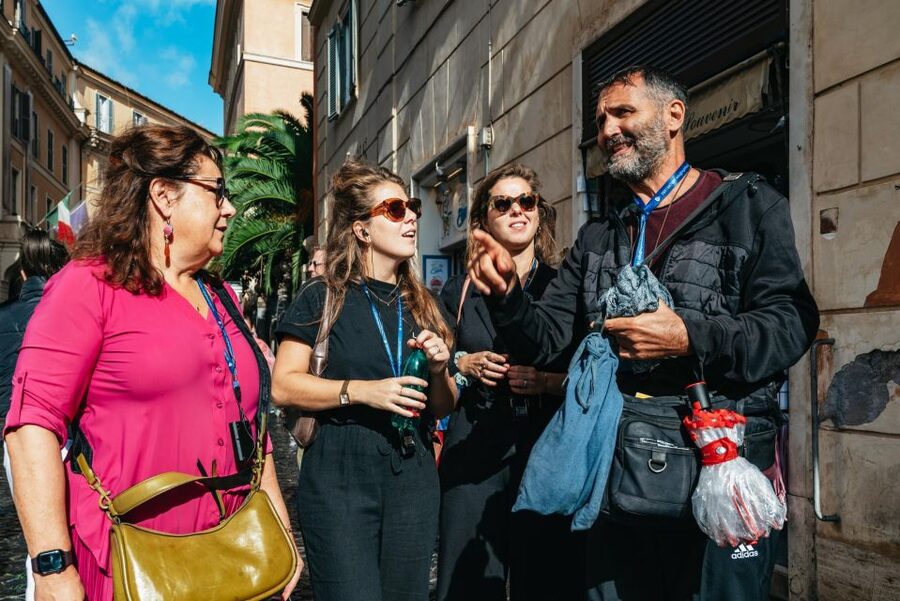 Rome: Trevi Fountain and Underground Guided Tour - Meet the guide at Piazza di Trevi, then head to Trevi Fountain