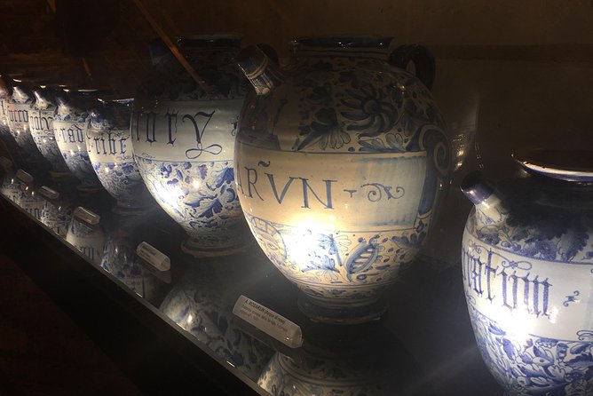 Rome: Trevi Fountain District and Underground Domus Guided Tour - Why Vicus Caprarius Feels Different Than a Typical Trevi Stop