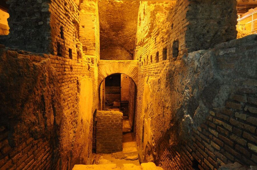 Rome: Trevi Fountain District Underground Domus Guided Tour - Why Rome’s underground water story is worth 45 minutes