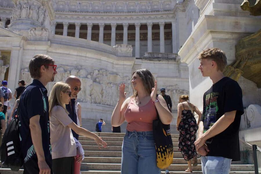 Rome: Under the Moonlight Evening Walking Tour - Sant’Ignazio di Loyola: A Church Stop That Breaks Up the Monument Cycle