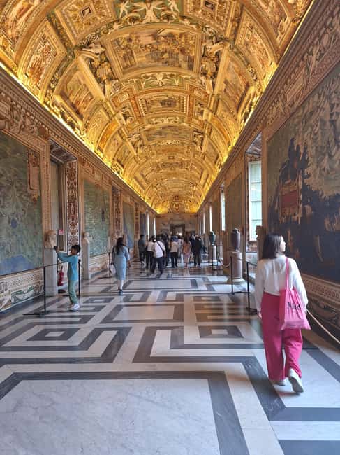 Rome: Vatican Museum & Sistine Chapel Skip-The-Line Tickets - Express Security and the Short Queue You Should Expect