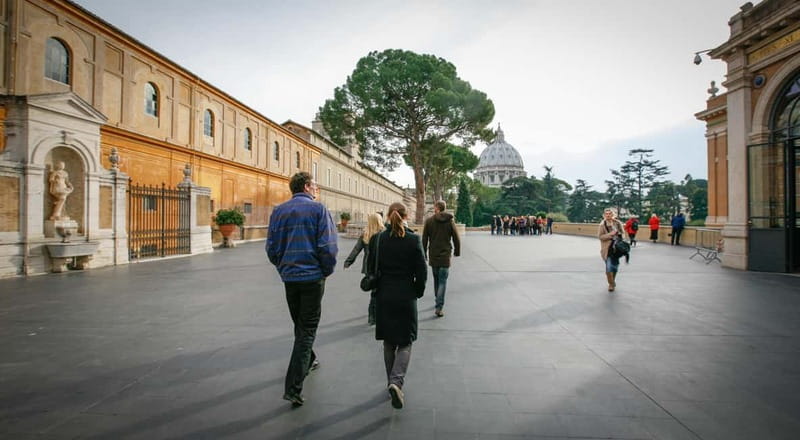 Rome: Vatican Museums and Sistine Chapel Small Group Tour - Meeting at Via Giulio Cesare, then getting moving fast