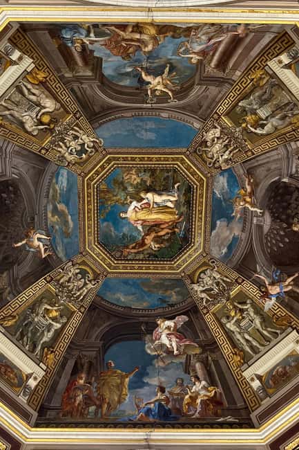 Rome: Vatican Museums, Sistine Chapel, and St. Peter's Tour - St. Peter’s Basilica stop: Pietà, Bernini altar, and the photo reality
