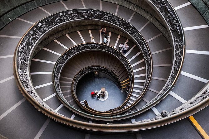 Rome: Vatican Pass plus Top Attractions and Transport - Roman Forum and Palatine Hill: ruins with timing pressure