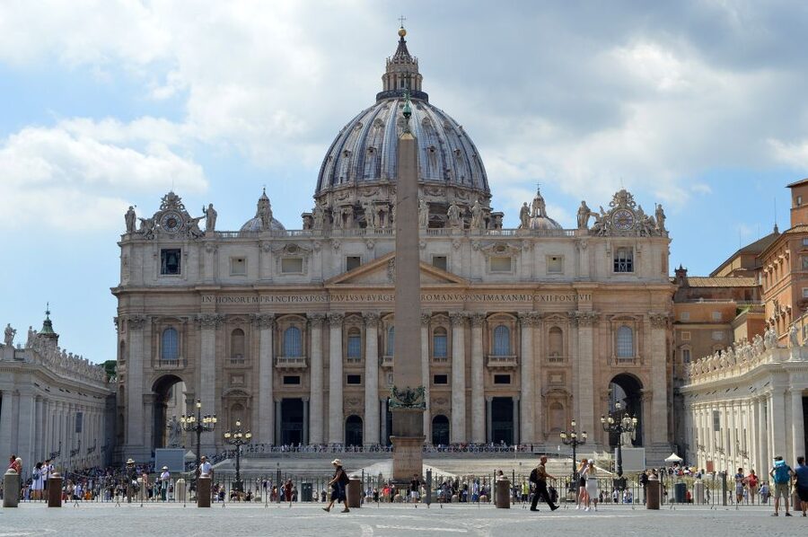 Rome: Vatican & Sistine Chapel Tour + Optional Colosseum - Sistine Chapel: what to look for (and how not to miss it)