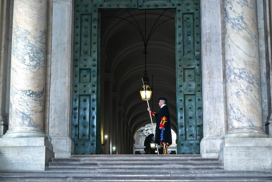 Rome: Vatican & Sistine Chapel Tour + Optional Colosseum - When the day expands: optional Colosseum, Roman Forum, and Palatine Hill