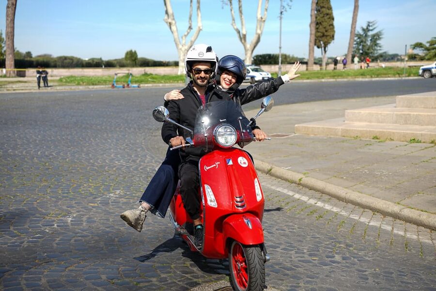 Rome Vespa Tour with Professional Photoshoot - Colosseum Photo Stop, Built for the Shot