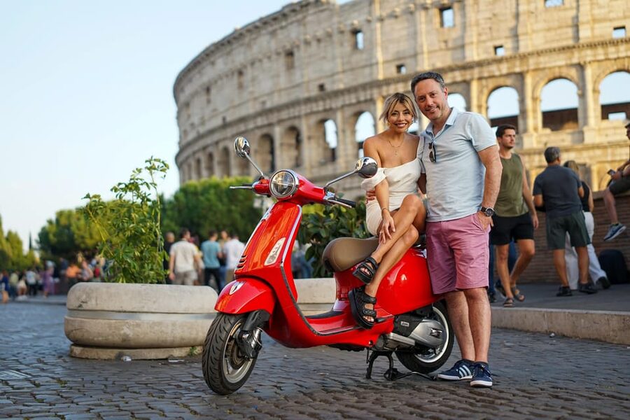 Rome Vespa Tour with Professional Photoshoot - Circus Maximus Pass-By, Fast History Without the Hustle