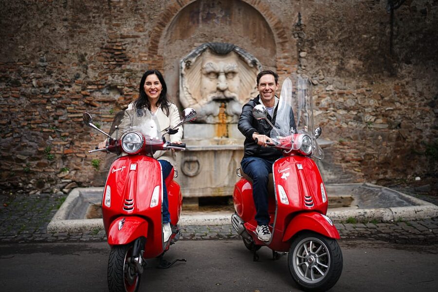 Rome Vespa Tour with Professional Photoshoot - Piazza Venezia Pass-By and Castel Sant’Angelo Pass-By