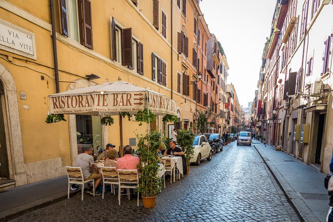 Rome Walking Tour with Piazza Navona, Trevi Fountain and Pantheon - The Pantheon ticket: what “skip the wait” really changes
