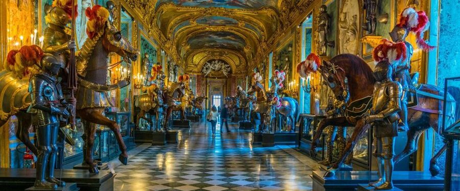 Royal Palace of Turin Skip-the-Line Ticket and Guided Tour - The Chapel of the Holy Shroud stop