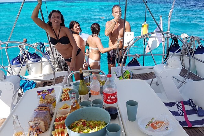 Sailing boat from Santa Teresa di Gallura to the Maddalena Archipelago - Food, drinks, and brunch that actually fit a 7 to 8 hour day