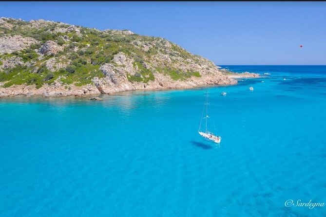 Sailing ship from Porto San Paolo (S.Teodoro-Olbia) to Tavolara, Molara - Why Tavolara and Molara on a sailboat feels different