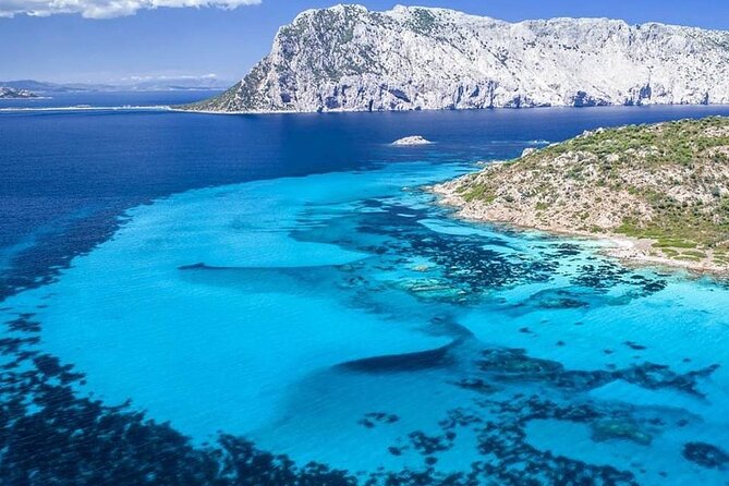 Sailing ship from Porto San Paolo (S.Teodoro-Olbia) to Tavolara, Molara - Stop 1: Isola Piana for a first swim without overthinking it