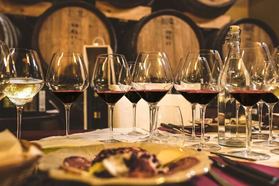 San Gimignano: Lunch or Dinner at a Winery with Wine Tasting - What you taste: wines, extra virgin olive oil, and the styles that matter