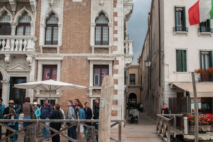 Secret Venice & Gondola Tour - A 2-hour Secret Venice walk that starts near Royal Gardens