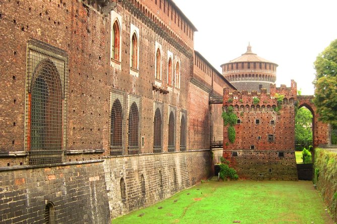 Sforza Castle and Michelangelo's Pietà Rondanini guided experience - Castello Sforzesco on the inside: fortifications, restorations, and what to watch