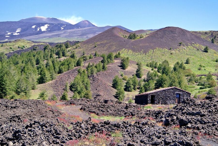 Sicily: Etna Volcano & Taormina Tour - Choosing your Etna climb: cable car to 2,500 m vs 4WD to 2,920 m