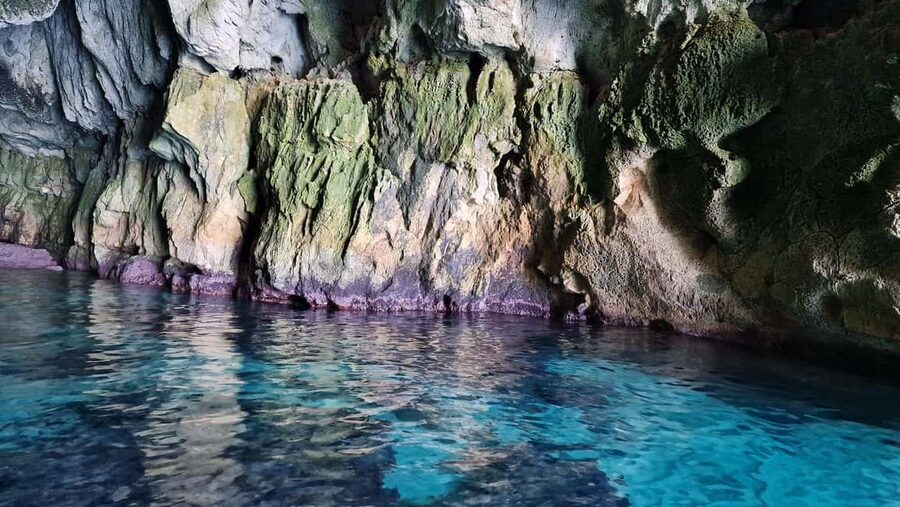 Siracusa: Ortigia & Sea Caves Speedboat Tour with Swim Stop - Music, Relaxation, and the Personal Touch From the Crew