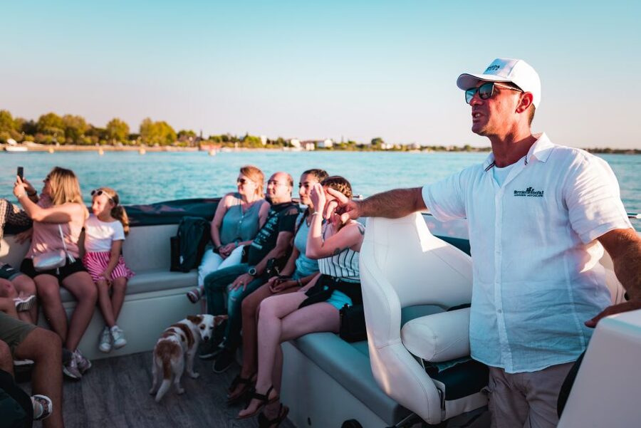 Sirmione: 25 Minute Boat Cruise around the Peninsula - 25 Minutes That Covers the Whole Peninsula in One Shot