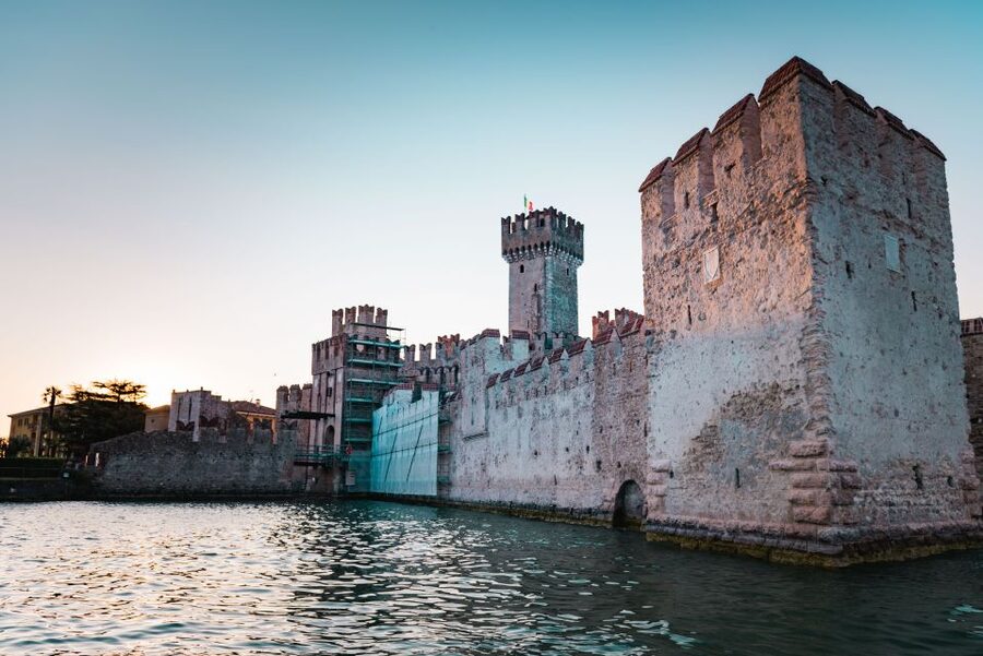 Sirmione: Sunset Boat Cruise with Local Wine - Photos Without Stress: What to Shoot and When